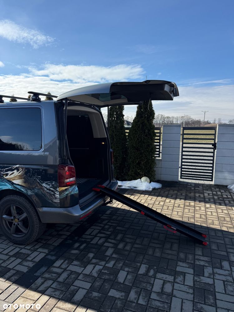 Volkswagen Multivan - 21