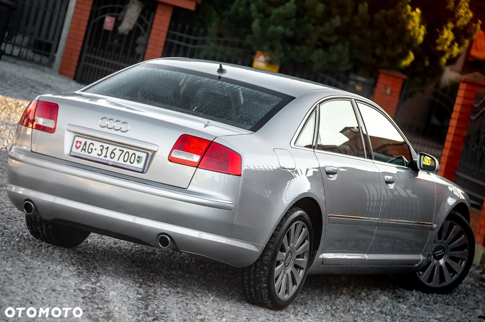 Audi A8 4.2 Quattro - 8