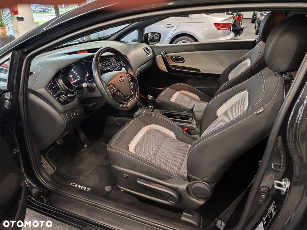 Kia Ceed 1.6 GDI Smart Plus - 6