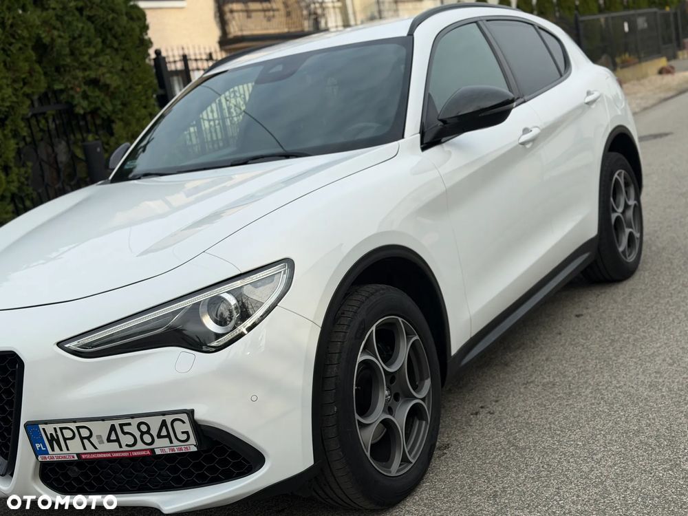Alfa Romeo Stelvio 2.0 Turbo B-Tech Edition Q4 - 32