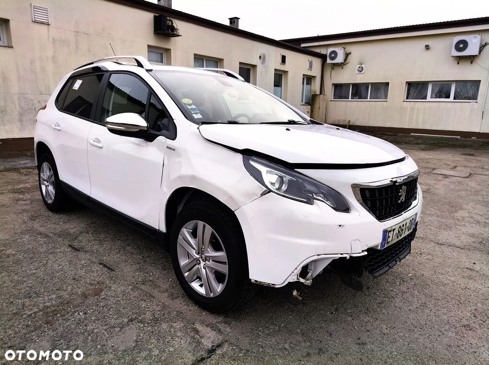 Peugeot 2008 1.6 BlueHDi Style - 4