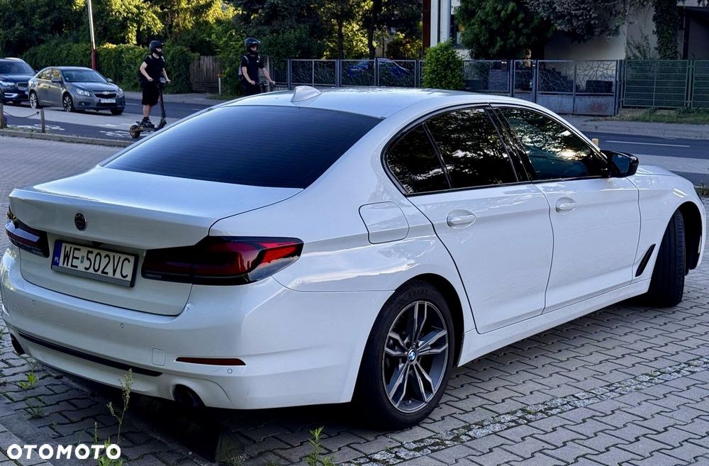 BMW Seria 5 518d Sport Line - 3