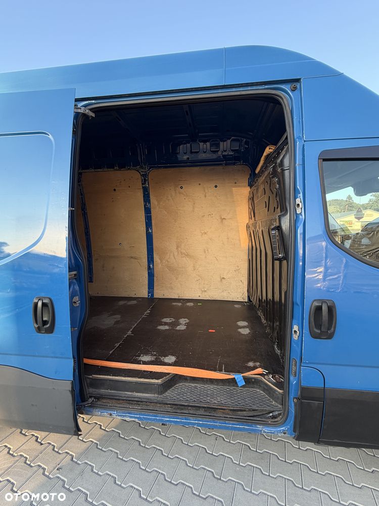 Iveco 35C18 - 9