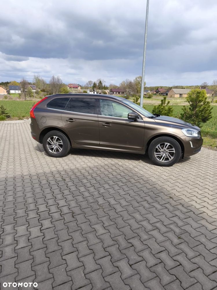 Volvo XC 60 D4 AWD Momentum - 4