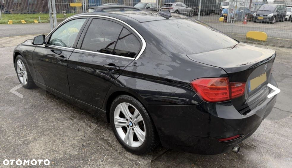 BMW Seria 3 320i Efficient Dynamics Edition Luxury Line - 4