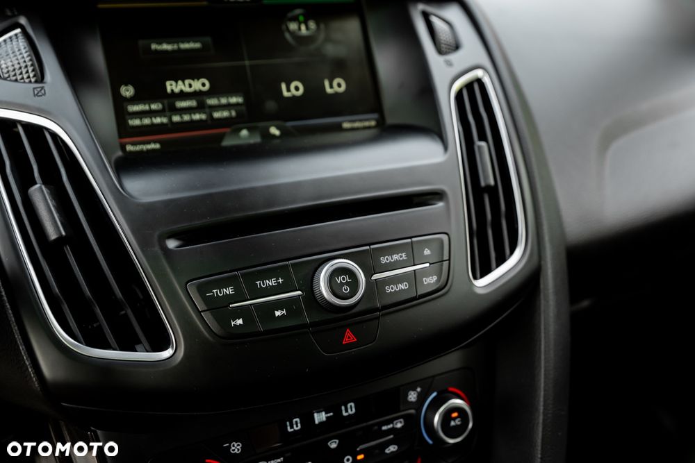 Ford Focus 1.0 EcoBoost Trend - 33