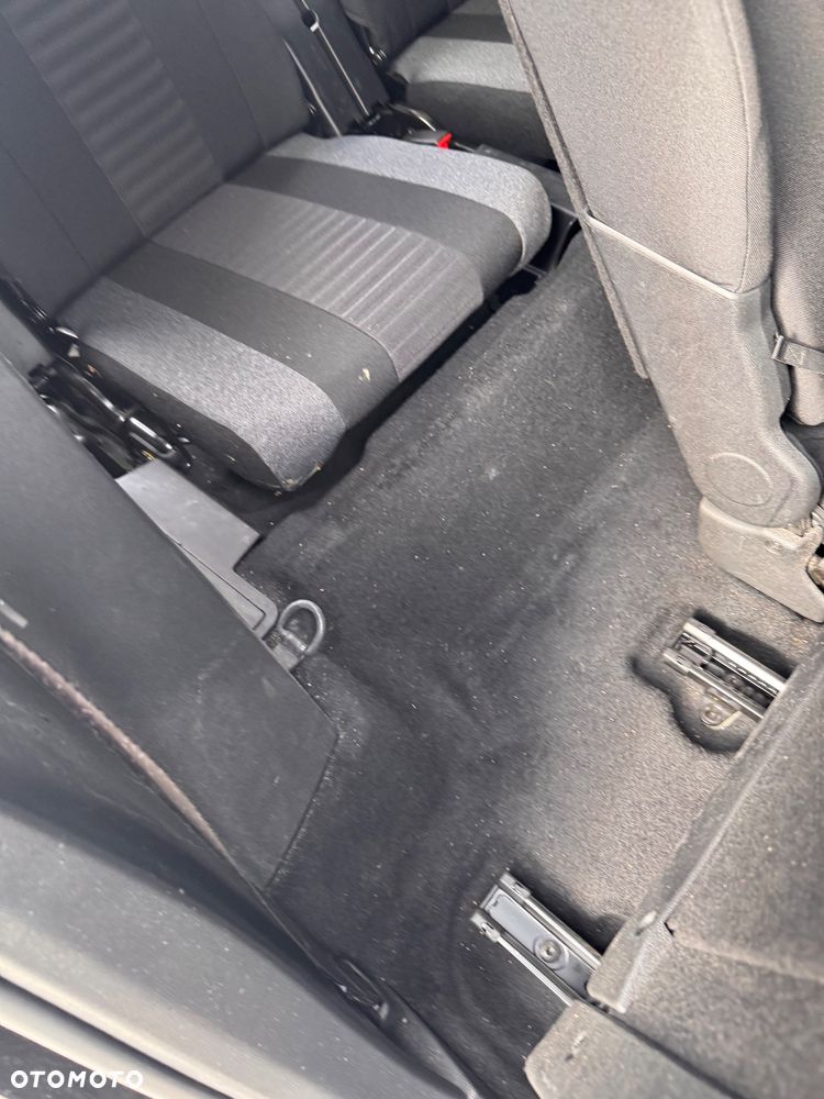 Peugeot 5008 BlueHDI 130 EAT8 Allure Pack - 25