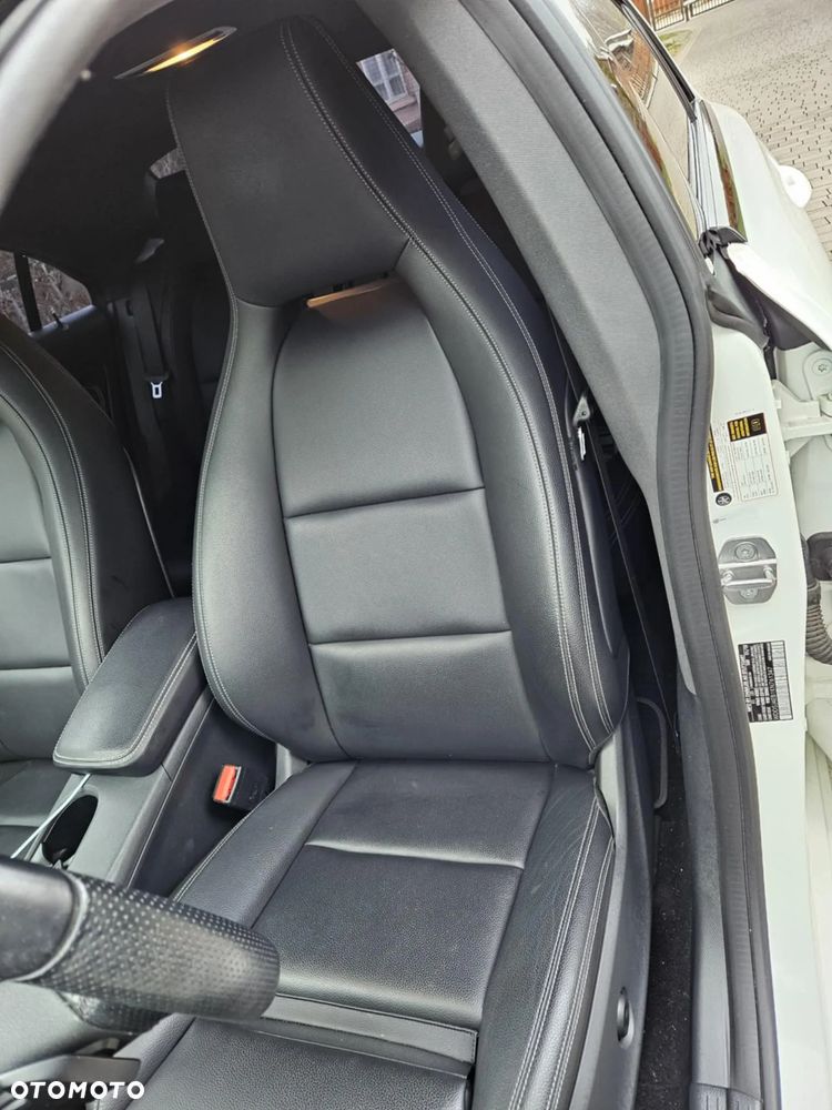 Mercedes-Benz CLA 250 7G-DCT AMG Line - 7