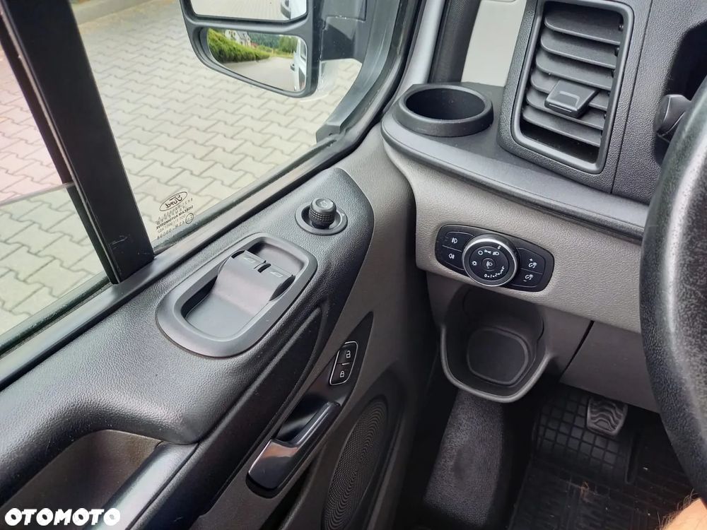 Ford Transit Custom 310 L2H1 Limited - 17