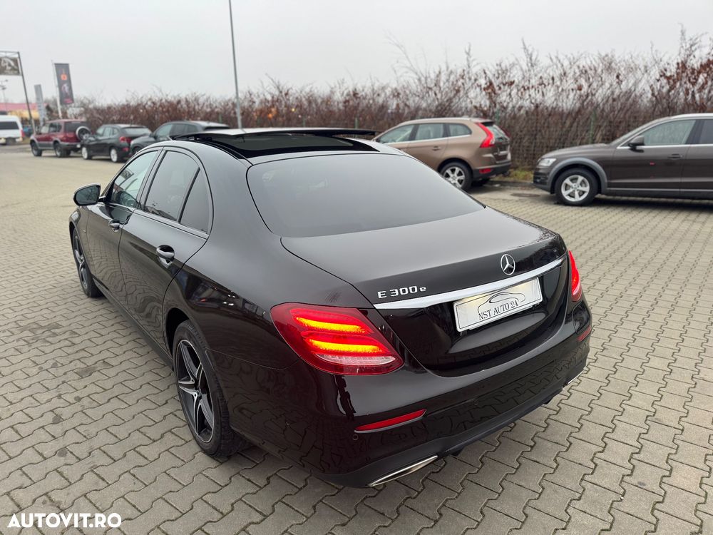 Mercedes-Benz E 300 T 9G-TRONIC AMG Line - 23