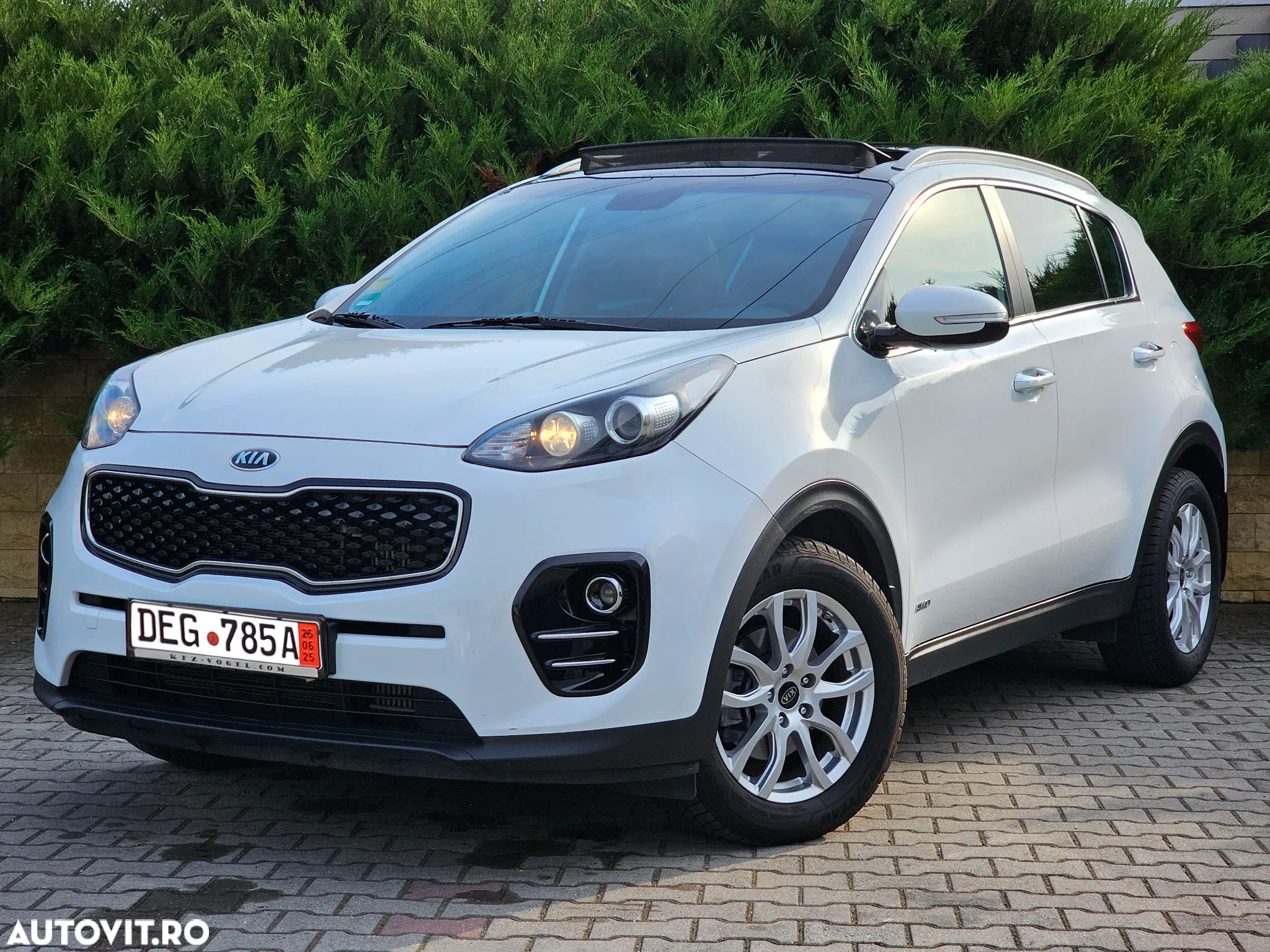 Kia Sportage 2,0 CRDI AWD Aut. Spirit - 2