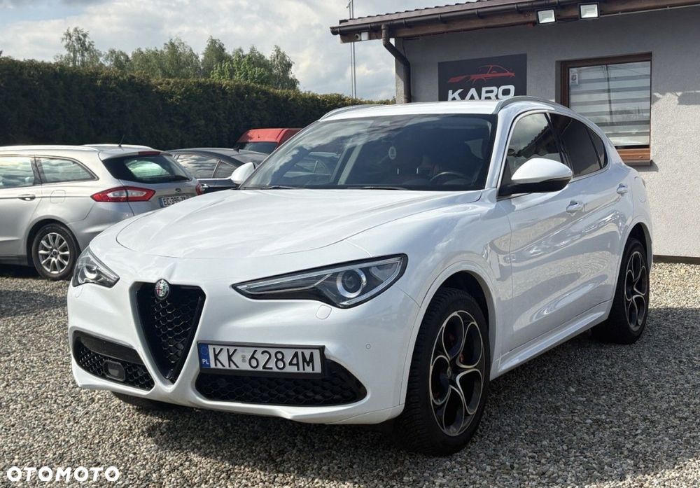 Alfa Romeo Stelvio - 2