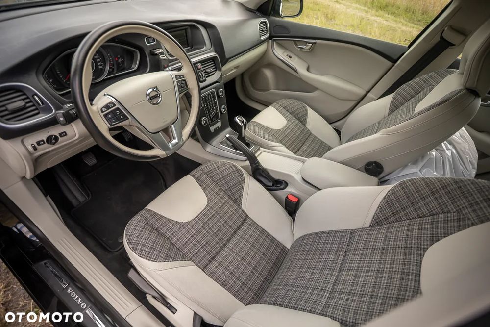 Volvo V40 T2 - 2