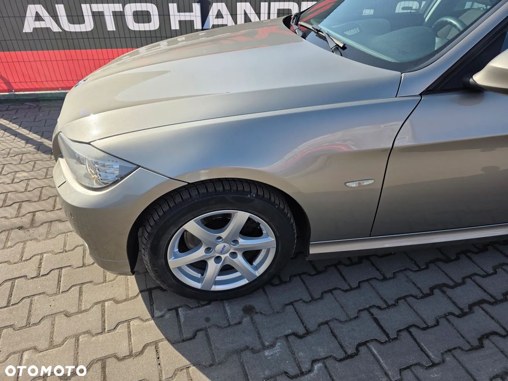 BMW Seria 3 320d xDrive DPF Edition Sport - 21