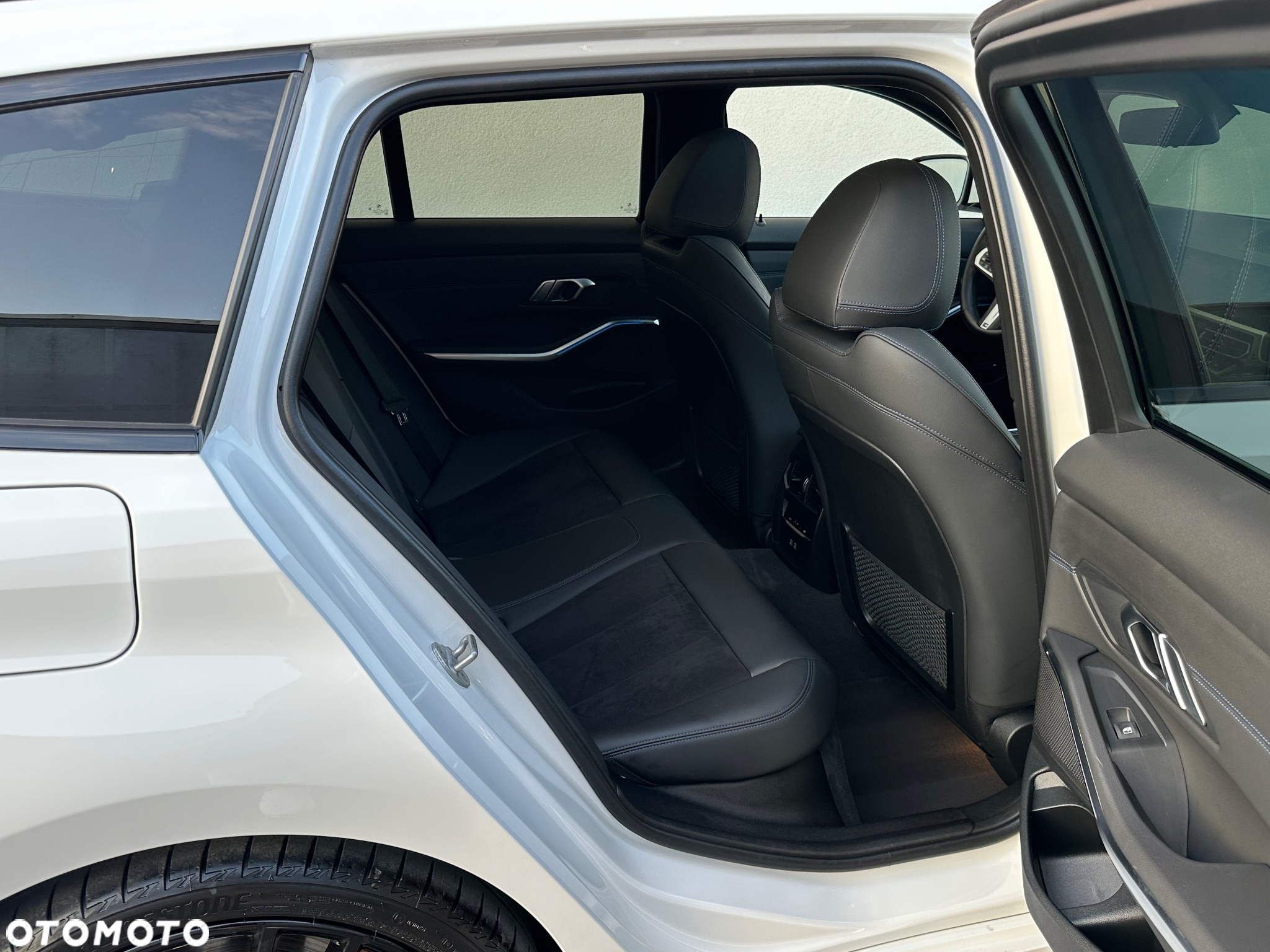 BMW Seria 3 330e PHEV M Sport sport - 26