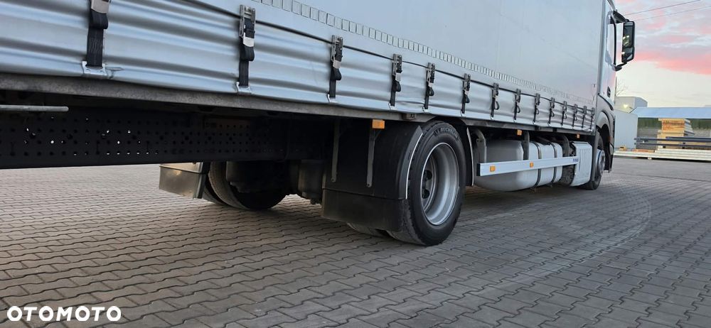 Mercedes-Benz ACTROS - 17