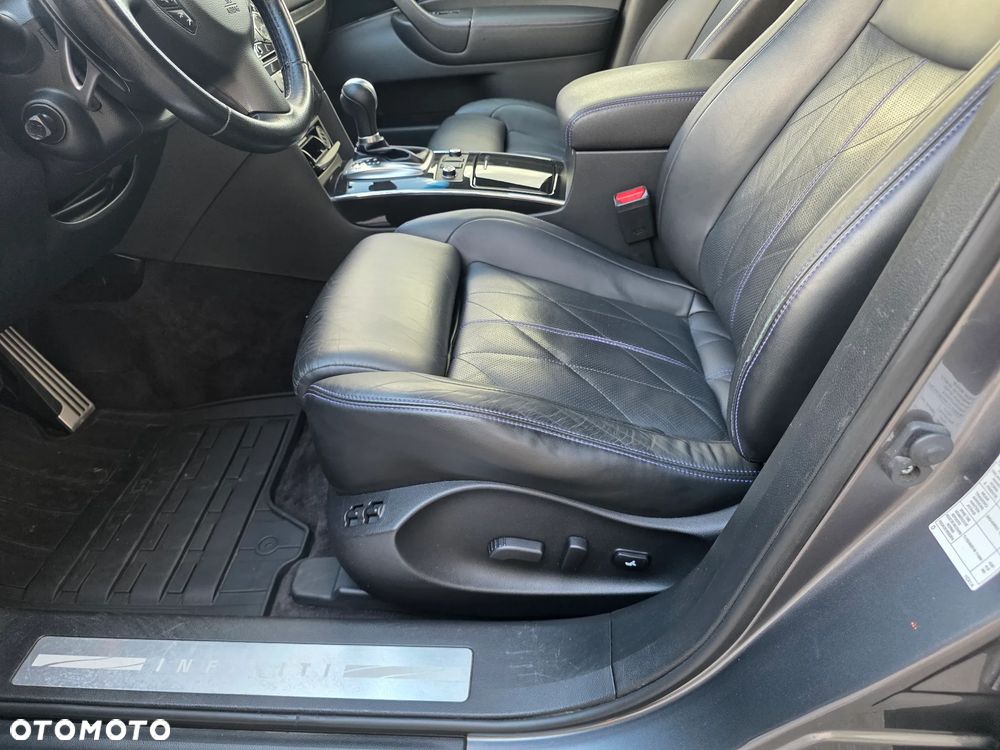 Infiniti QX70 3.7 S Premium EU6 - 17