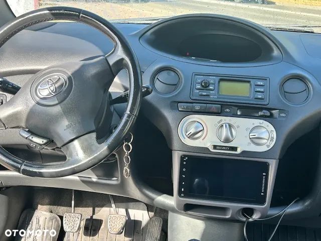Toyota Yaris 1.0 Luna - 8