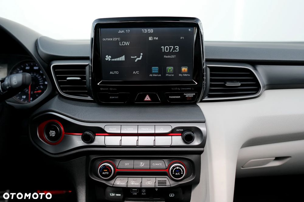 Hyundai Veloster - 36