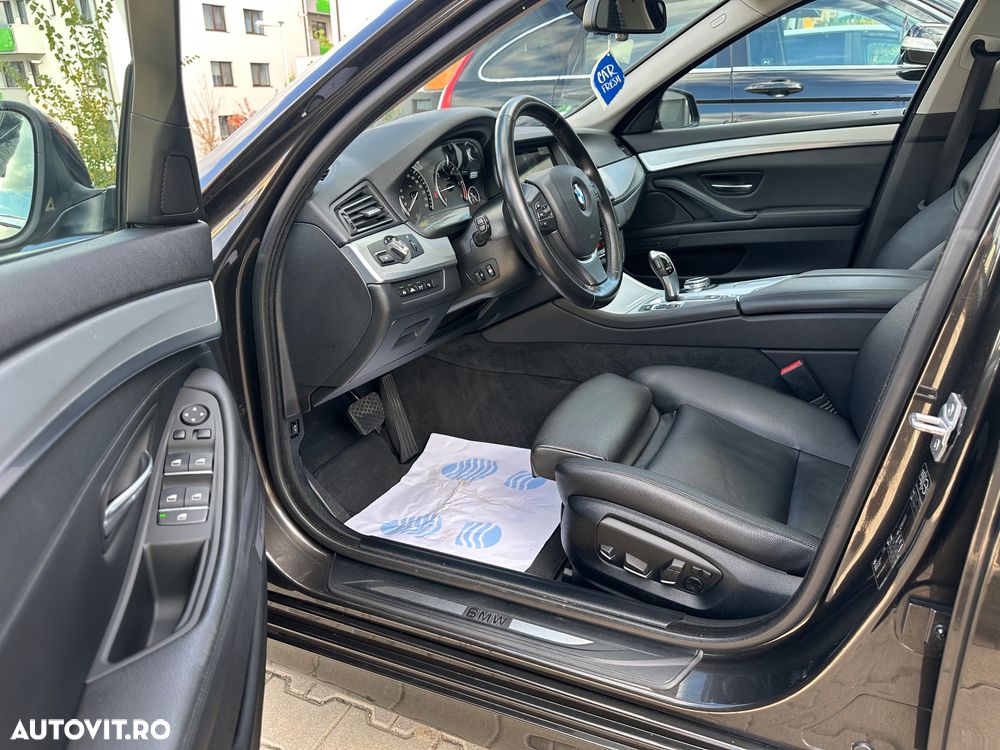 BMW Seria 5 525d Touring Aut. - 26