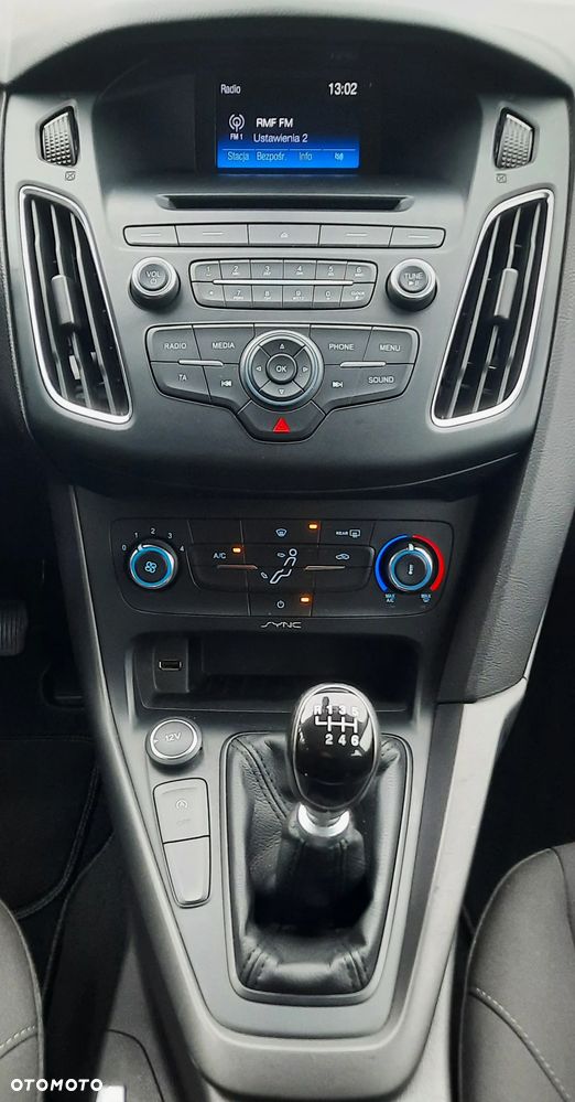 Ford Focus ver-turnier-1-5-ecoblue-start--stopp--system-active - 8