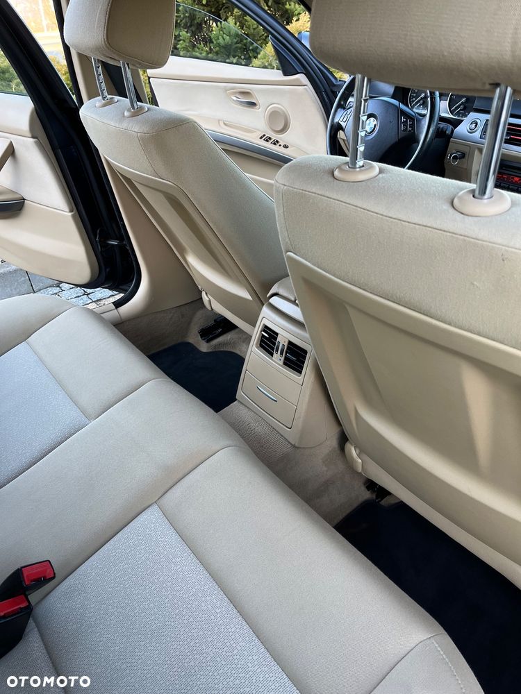 BMW Seria 3 318d - 11