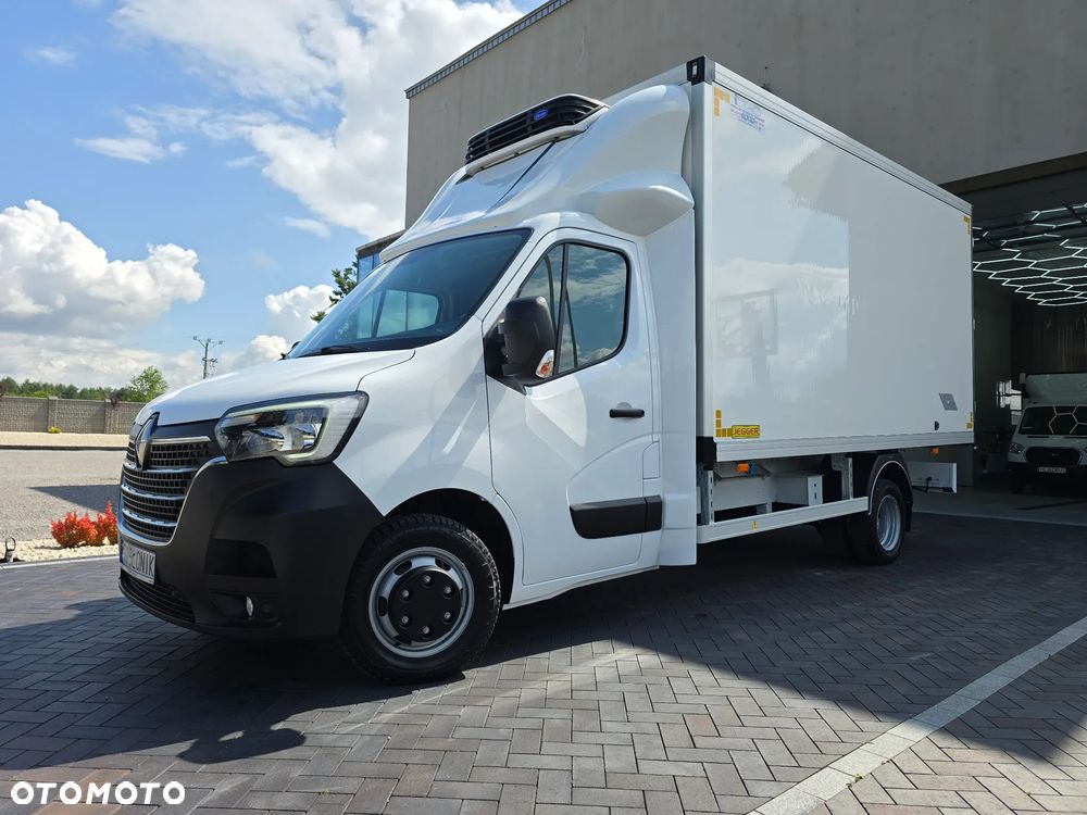 Renault MASTER CHŁODNIA 8 PALET Carrier XARIOS 350 -20*C +20*C 230V STACJONARNE PODŁĄNCZENIE TYLN OŚ BLIŻNIACZA WZMOCNIONA SALON POLSKA 125Tyś km SERWIS ASO RENO DO OSTATNIEGO Km GWARANCJA BOGATA OPCJA WYPOSAŻENIA LEDY HALOGENY TEMPOMAT FOTEL KIEROWCY PNEŁMATYCZNY - 9