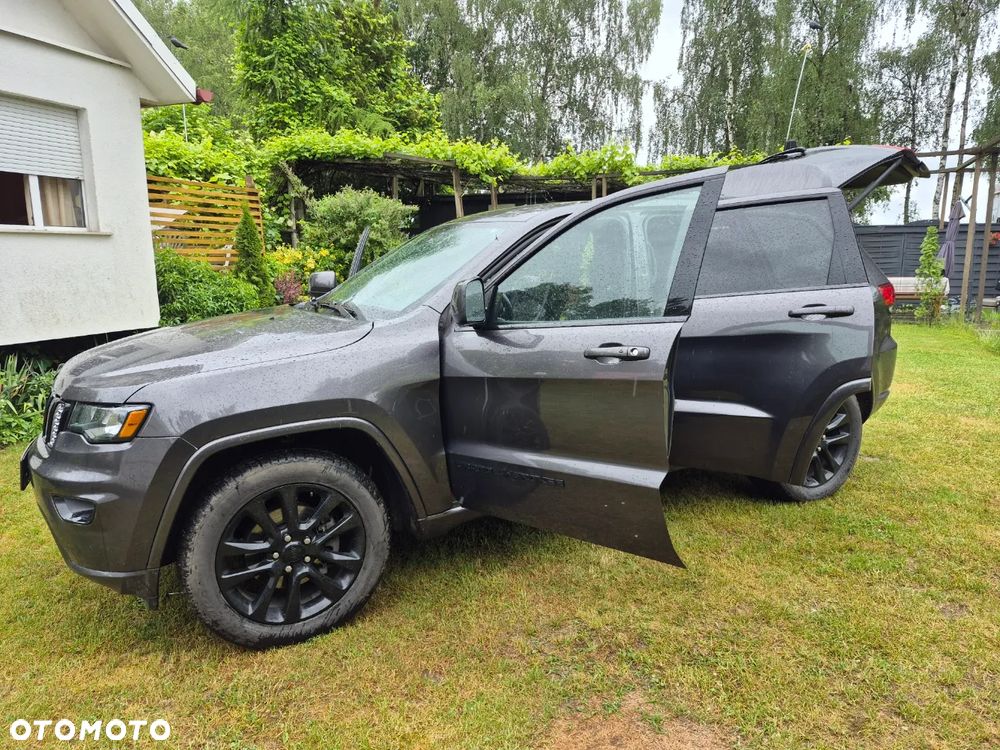 Jeep Grand Cherokee - 10