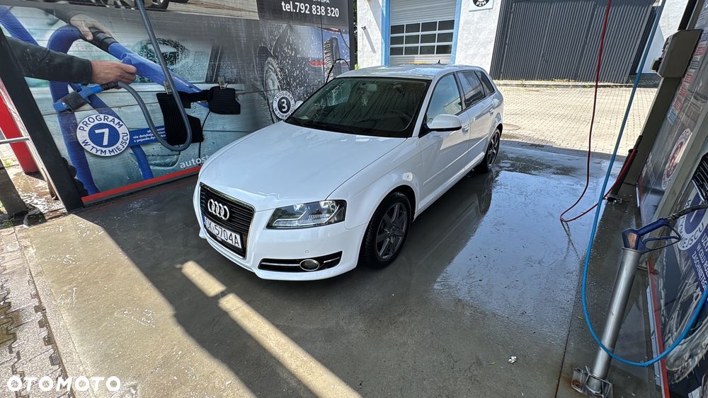 Audi A3 Sportback 2.0 TDI DPF Ambiente - 2