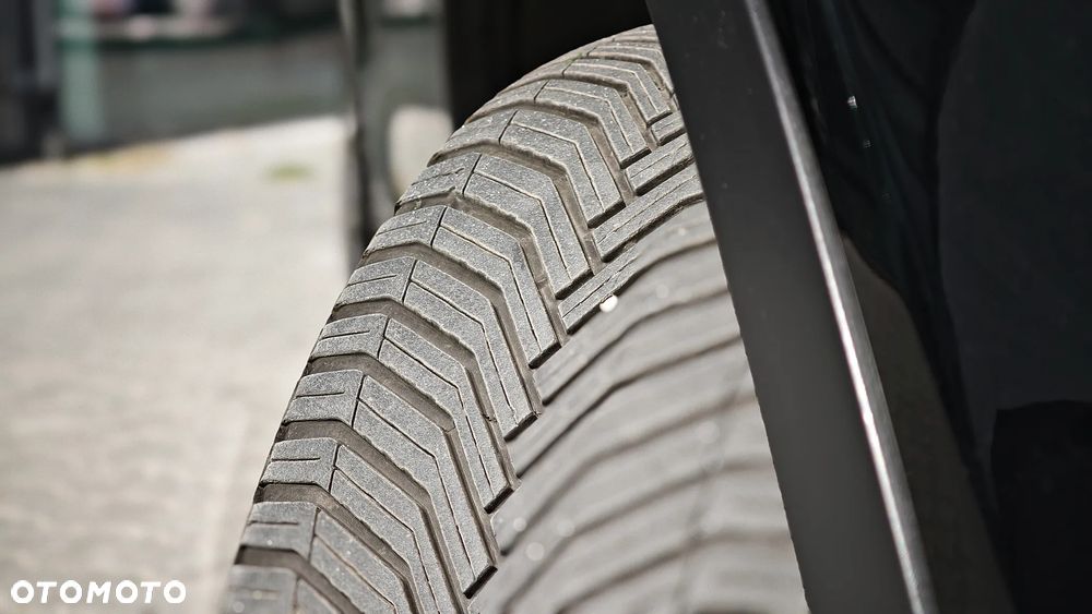 Land Rover Discovery Sport - 10