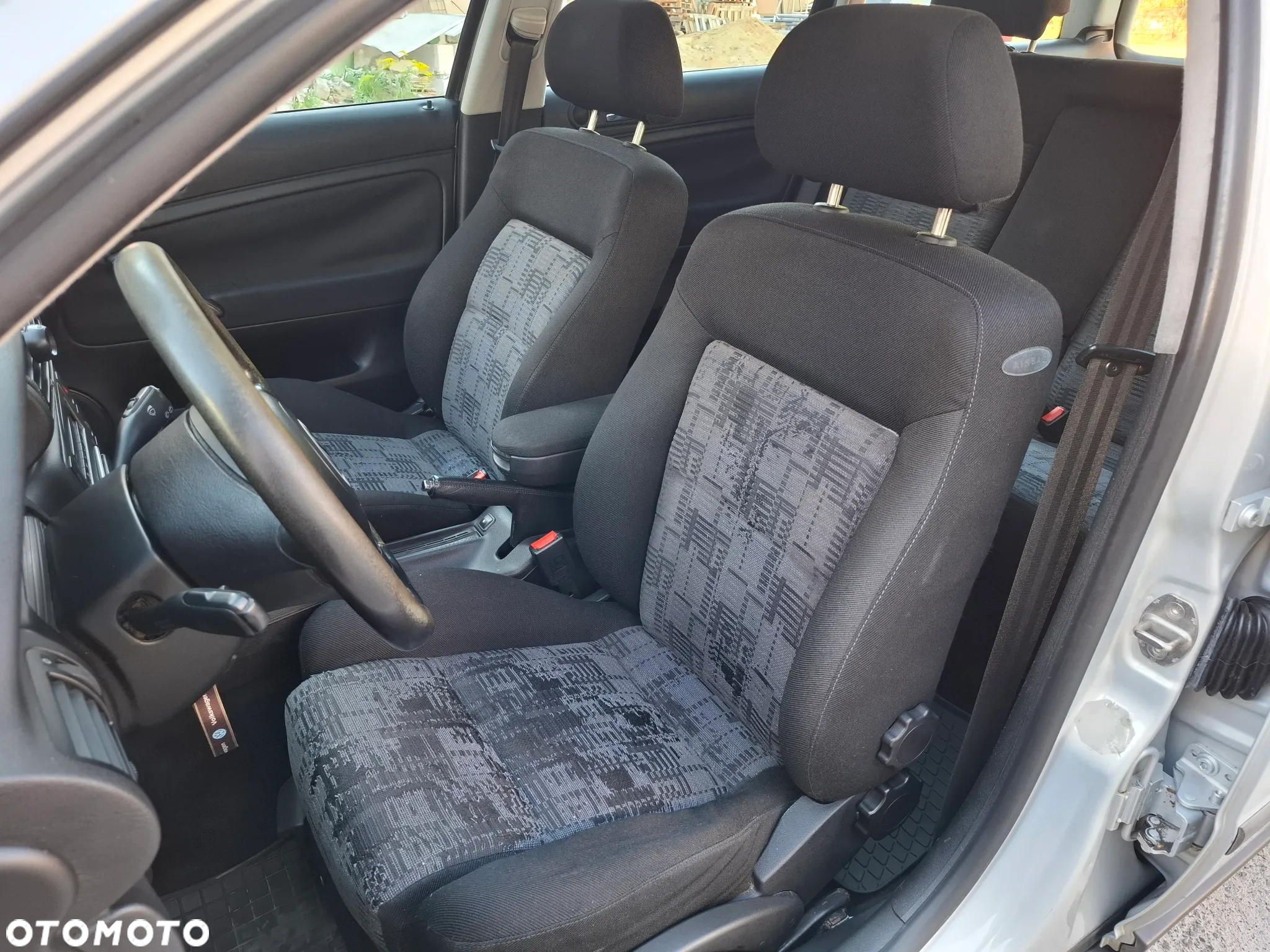 Volkswagen Passat 1.8T - 11