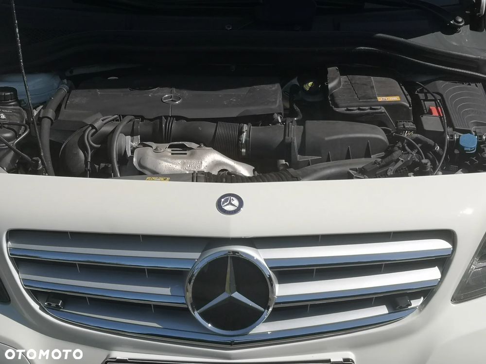 Mercedes-Benz Klasa B 180 Edition - 17
