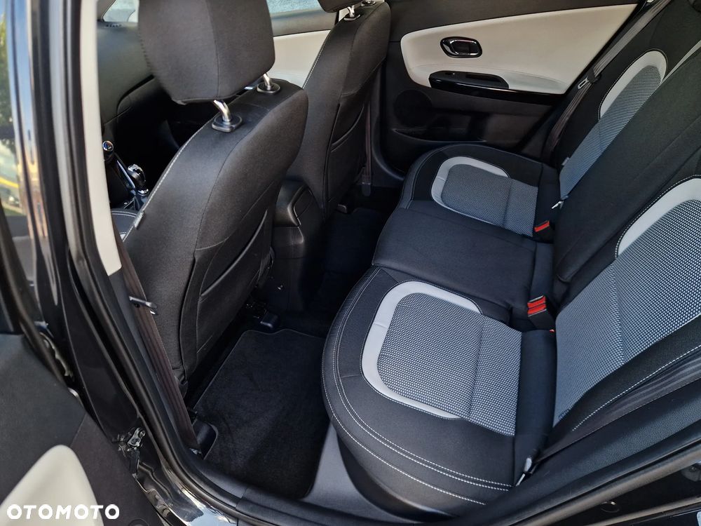 Kia Ceed 1.6 CRDi 128 Dream Team Edition - 17