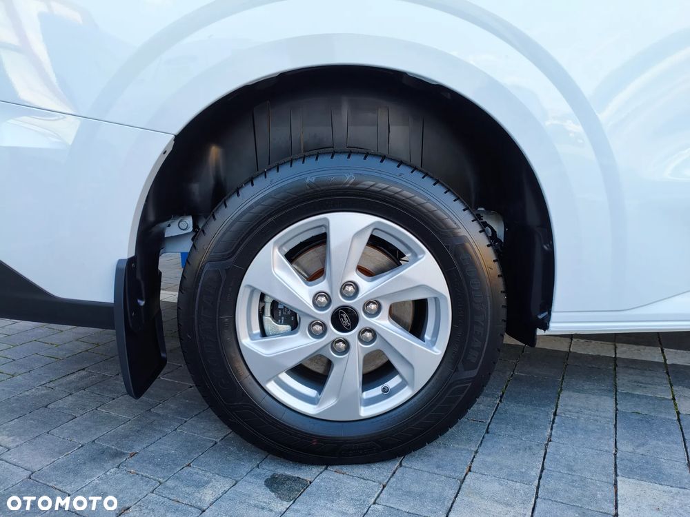 Ford E-Transit Custom - 26