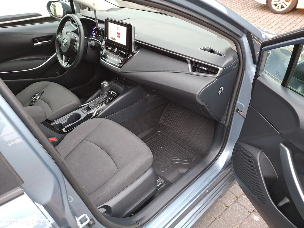 Toyota Corolla 1.8 Hybrid Comfort - 23