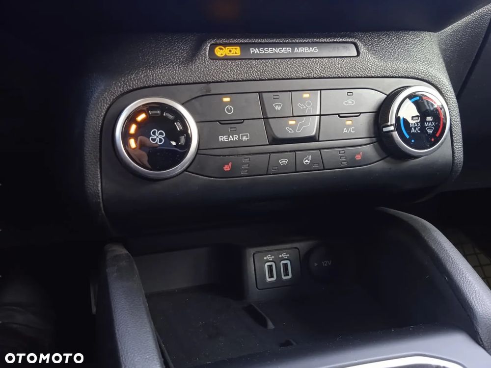 Ford Focus 1.5 EcoBlue Connected - 26