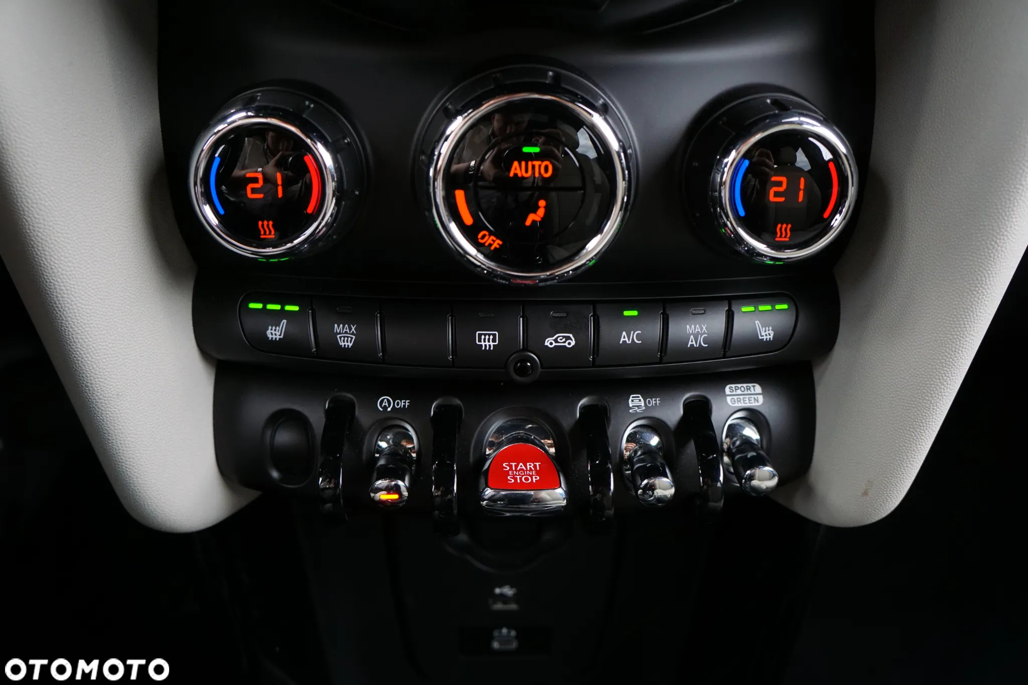 MINI Cooper Standard - 18
