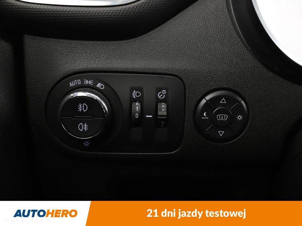 Opel Crossland X 1.2 T Design Line S&S - 32