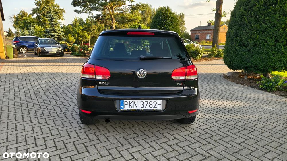 Volkswagen Golf - 6