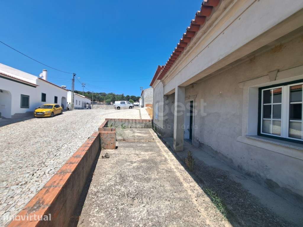 Moradia Térrea com Quintal e Garagem e aproveitamento de Sótão no c... - Grande imagem: 4/39