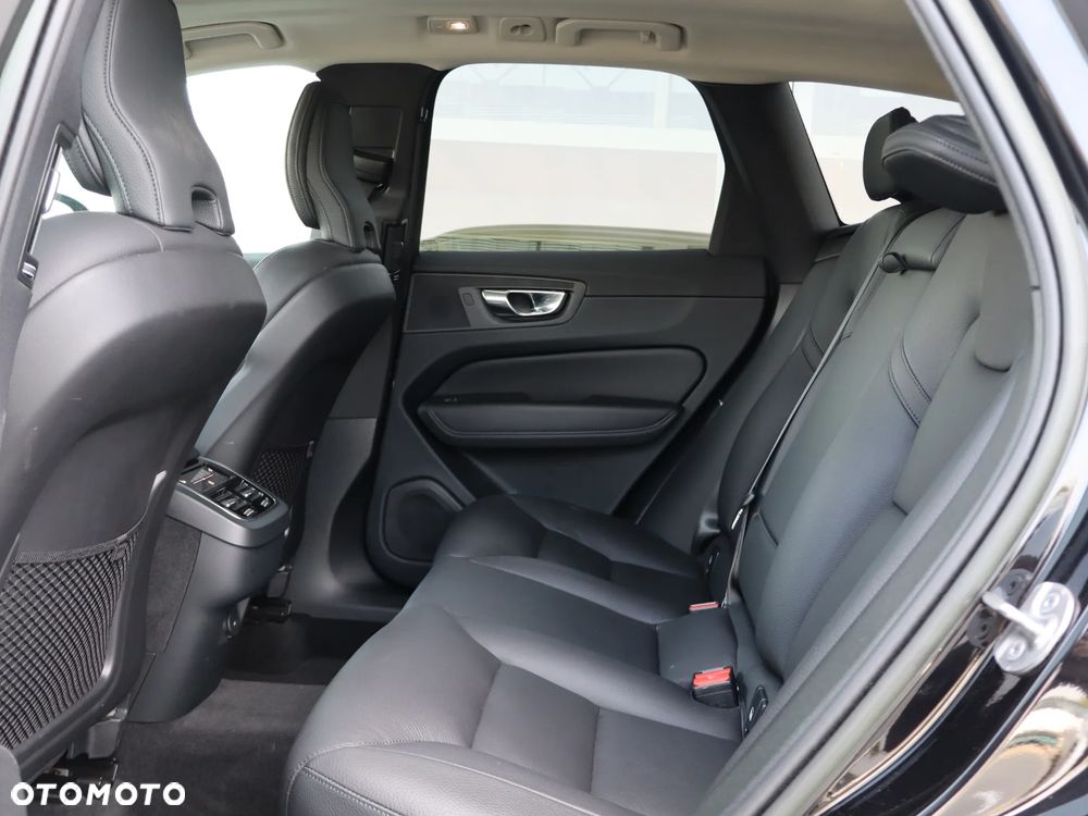 Volvo XC 60 B5 B AWD Ultimate Bright - 16