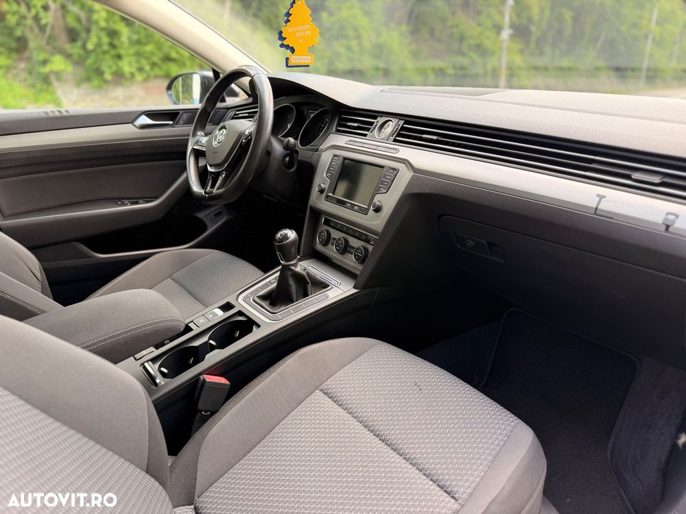 Volkswagen Passat - 9