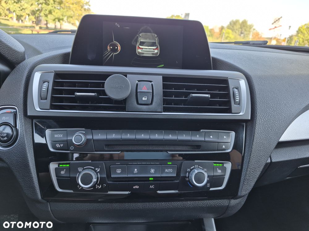 BMW Seria 1 116i - 11