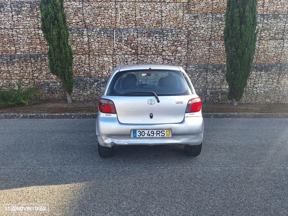 Toyota Yaris 1.0 Luna - 4