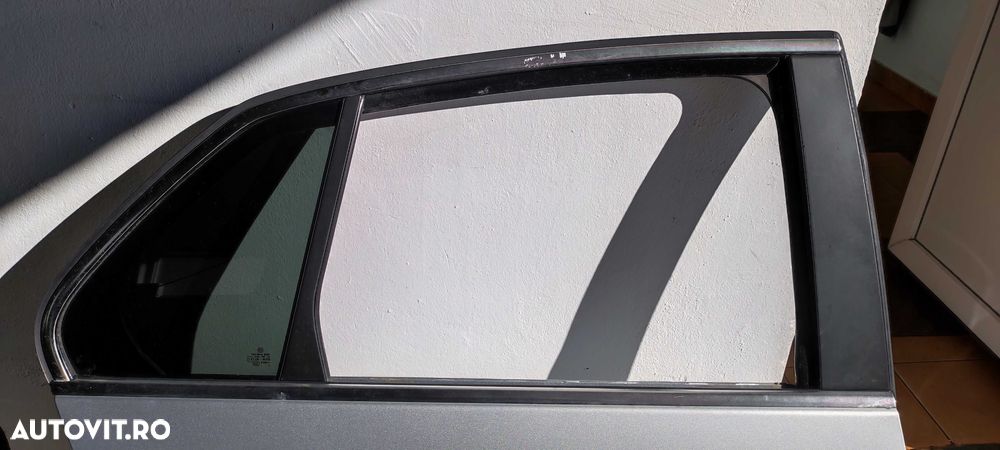 Usa spate dreapta mic defect volkswagen vw JETTA an 2007  culoare LA7W - 6