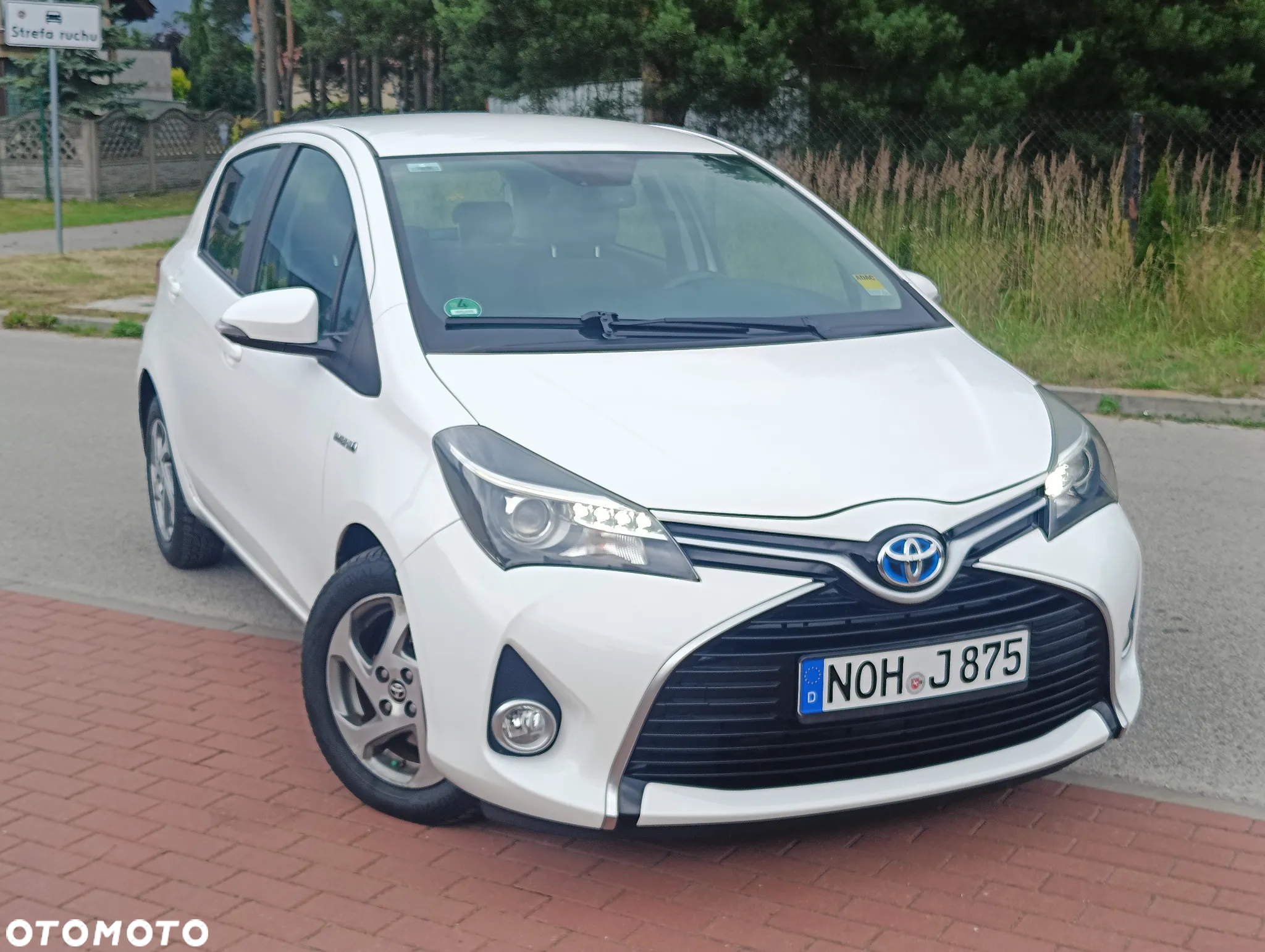 Toyota Yaris Hybrid 100 Premium - 3