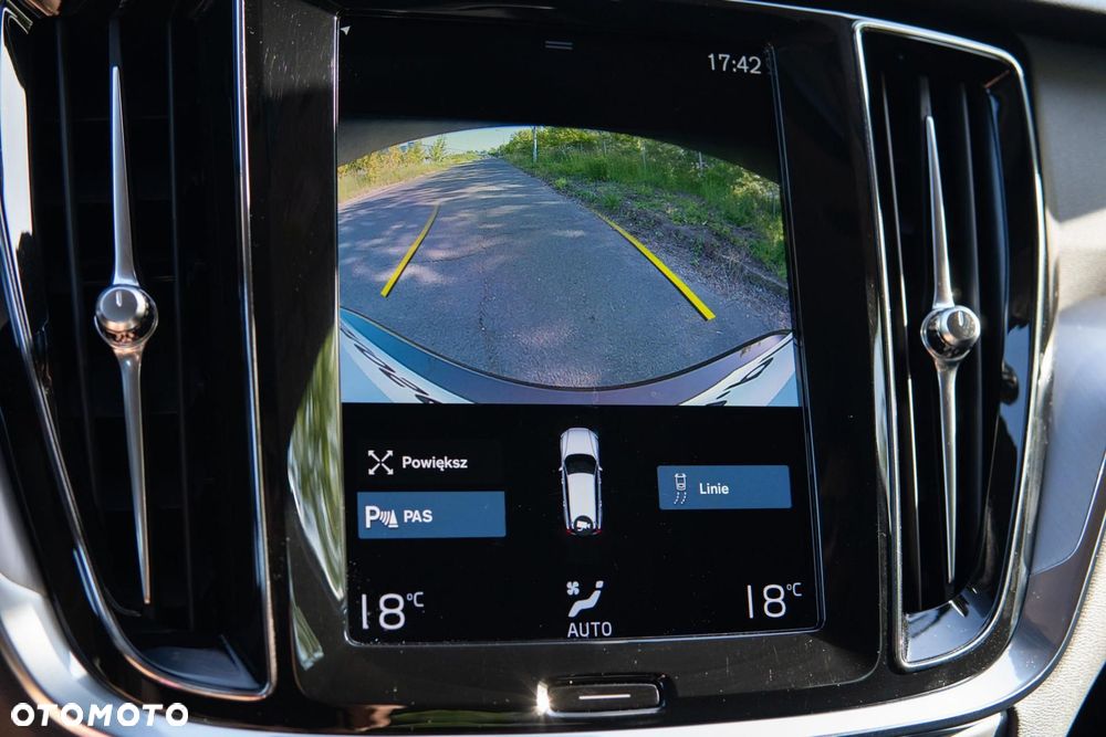 Volvo V60 B4 D Momentum Pro - 28
