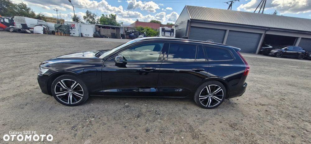 Volvo V60 T8 AWD Plug-In Hybrid R-Design - 2