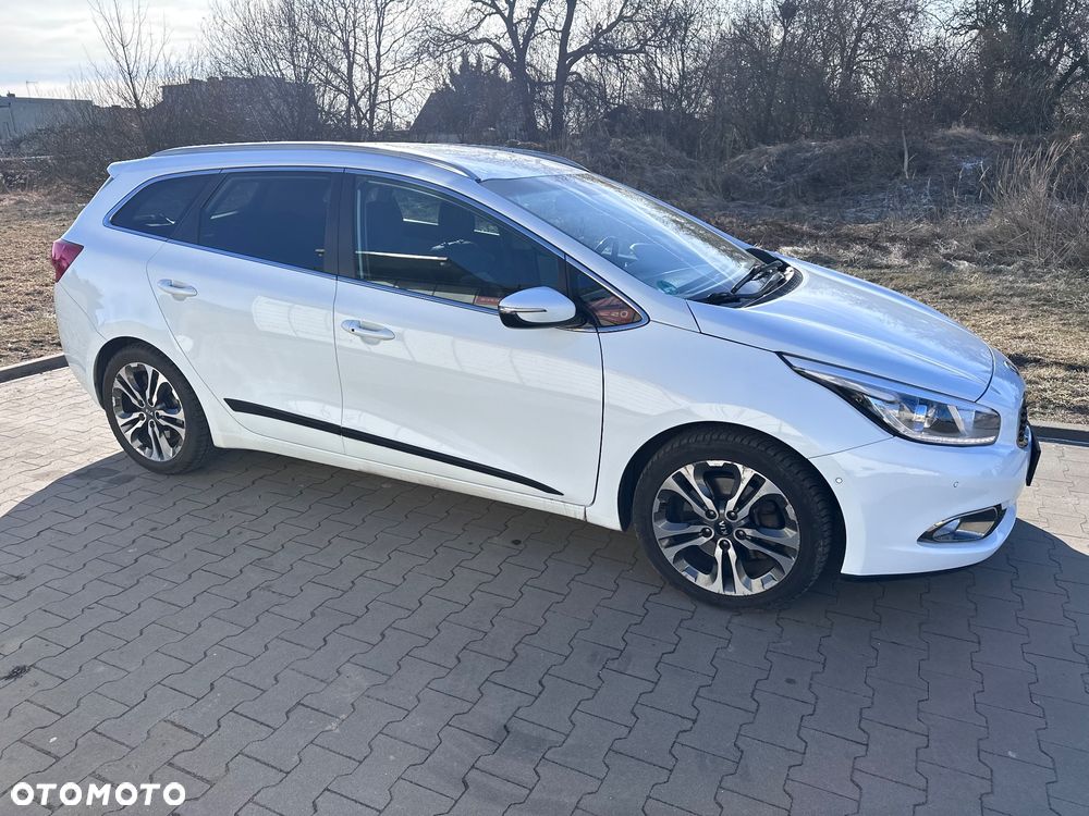 Kia Ceed 1.6 CRDi 128 Platinum Edition - 9