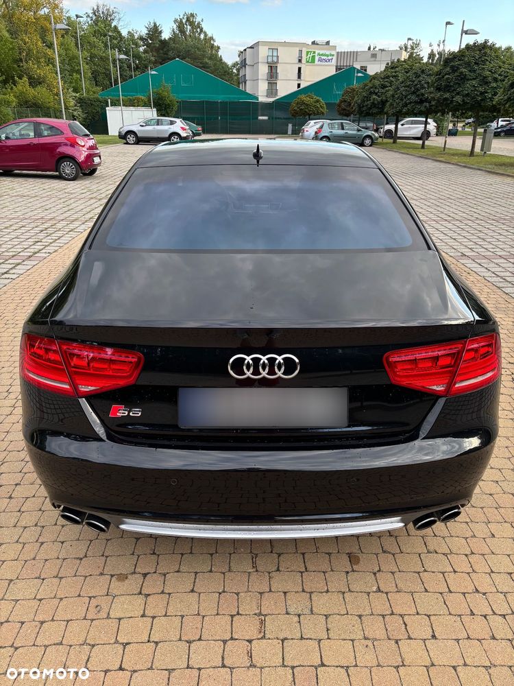 Audi S8 - 14